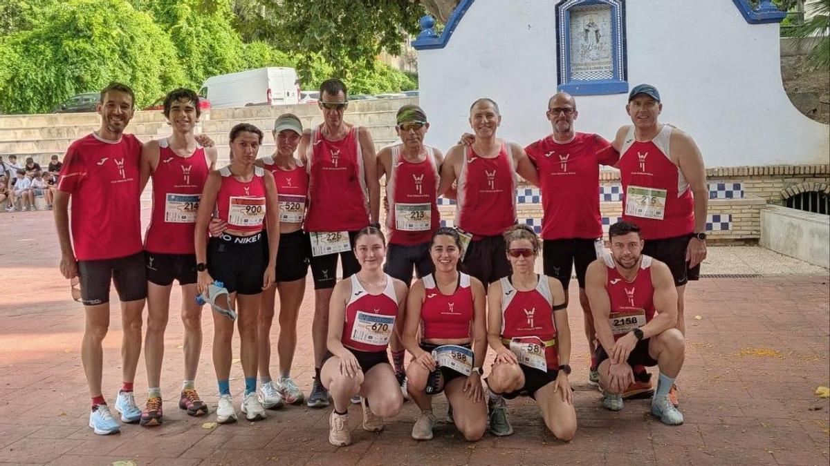 Atletas del CAX Xàtiva en la Volta a Peu de Agullent.