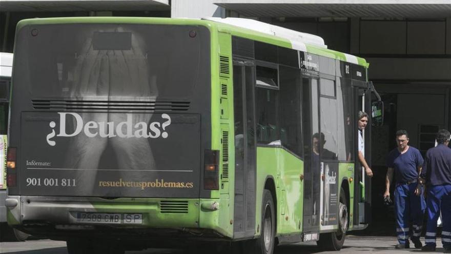 Facua denuncia que numerosos autobuses de Aucorsa circulan sin aire acondicionado