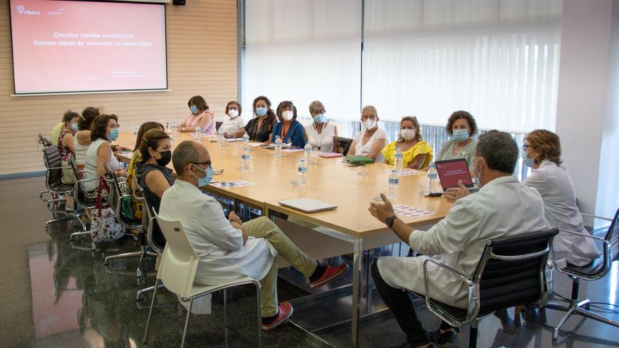 El hospital de Dénia promete que las esperas para los tratamientos de cáncer no superarán las 8 semanas