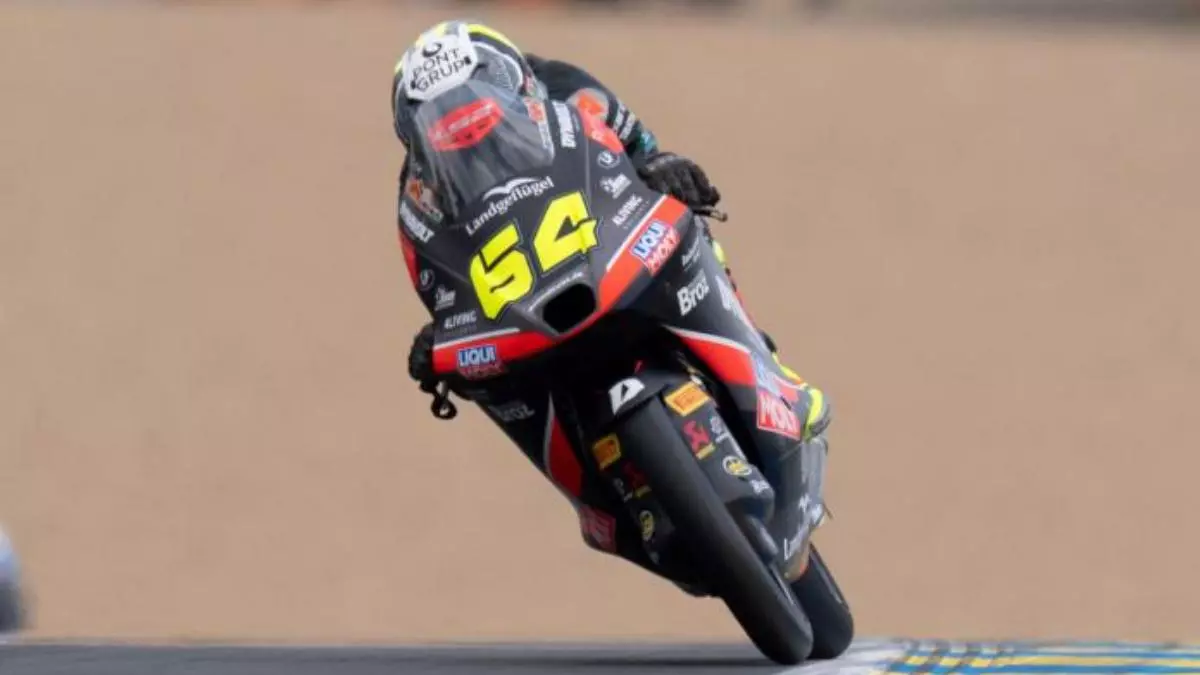 David Mu?oz se recupera de una ca赤da y lidera la Practice de Moto3
