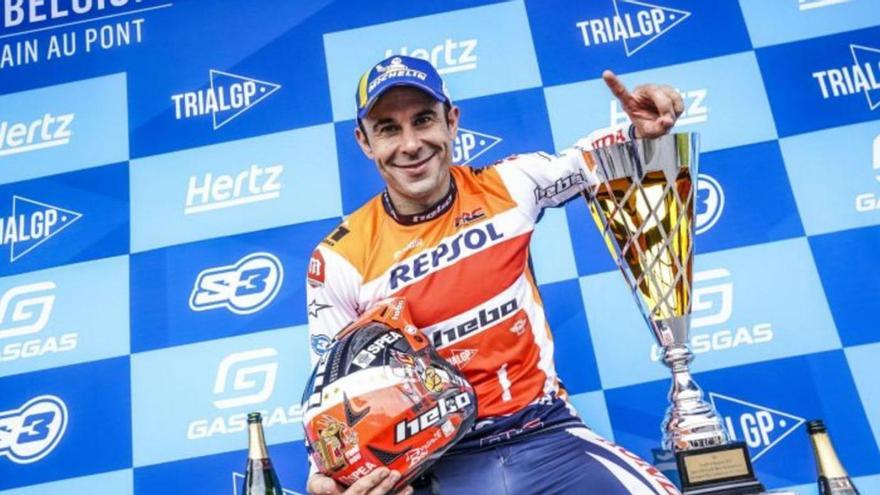 El pierenc Toni Bou celebra el triomf assolit a Comblain-au-Pont | REPSOL HONDA TEAM