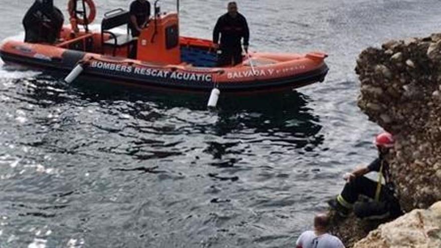 Sobrevive tras caer al mar desde un acantilado de 10 metros en Vinaròs