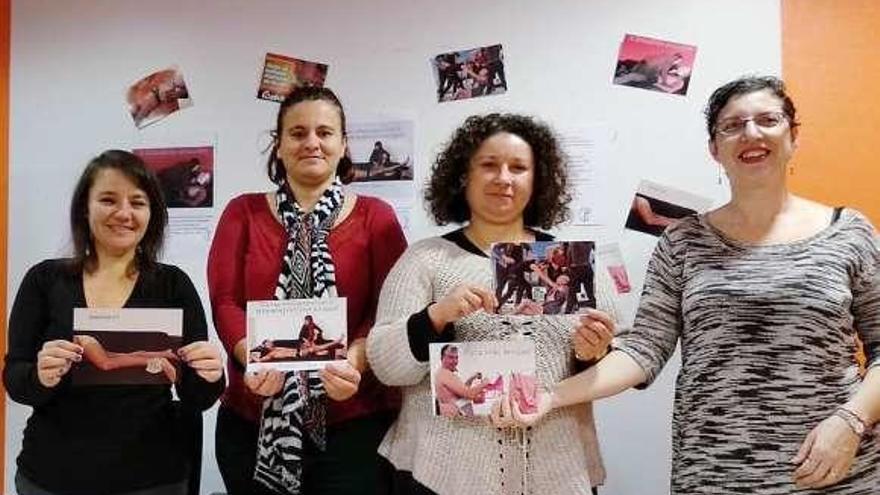 La presidenta del Colectivo Feminista de Pontevedra, Patricia Soñora; la vice Susana Rosillo; la tesorera Cynthia Piña y la socia Ticiana Ghiglione. // FDV