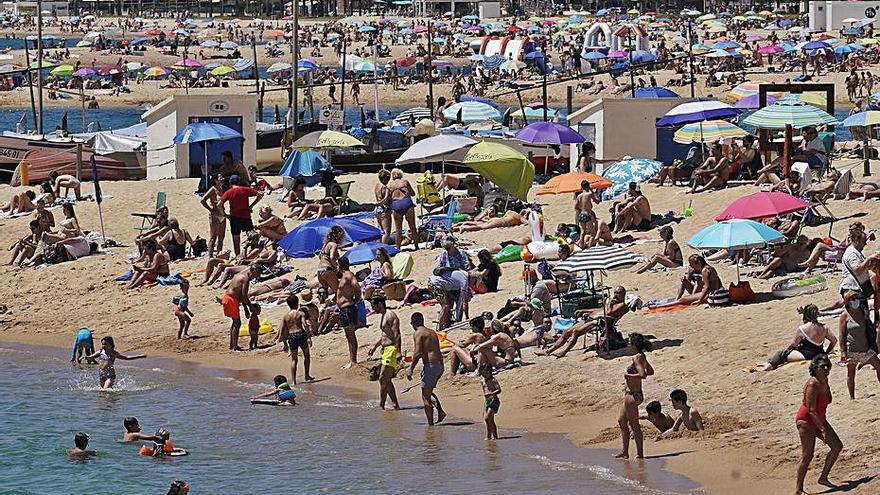 La platja de Sant Antoni de Calonge, dijous al matí. | MARC MARTÍ