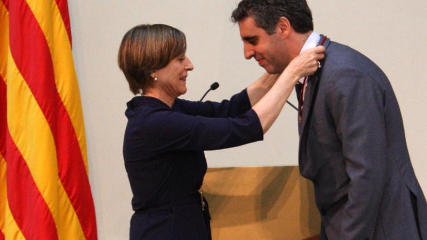 El Parlament lliura la medalla d&#039;honor d&#039;or a l&#039;investigador Manel Esteller