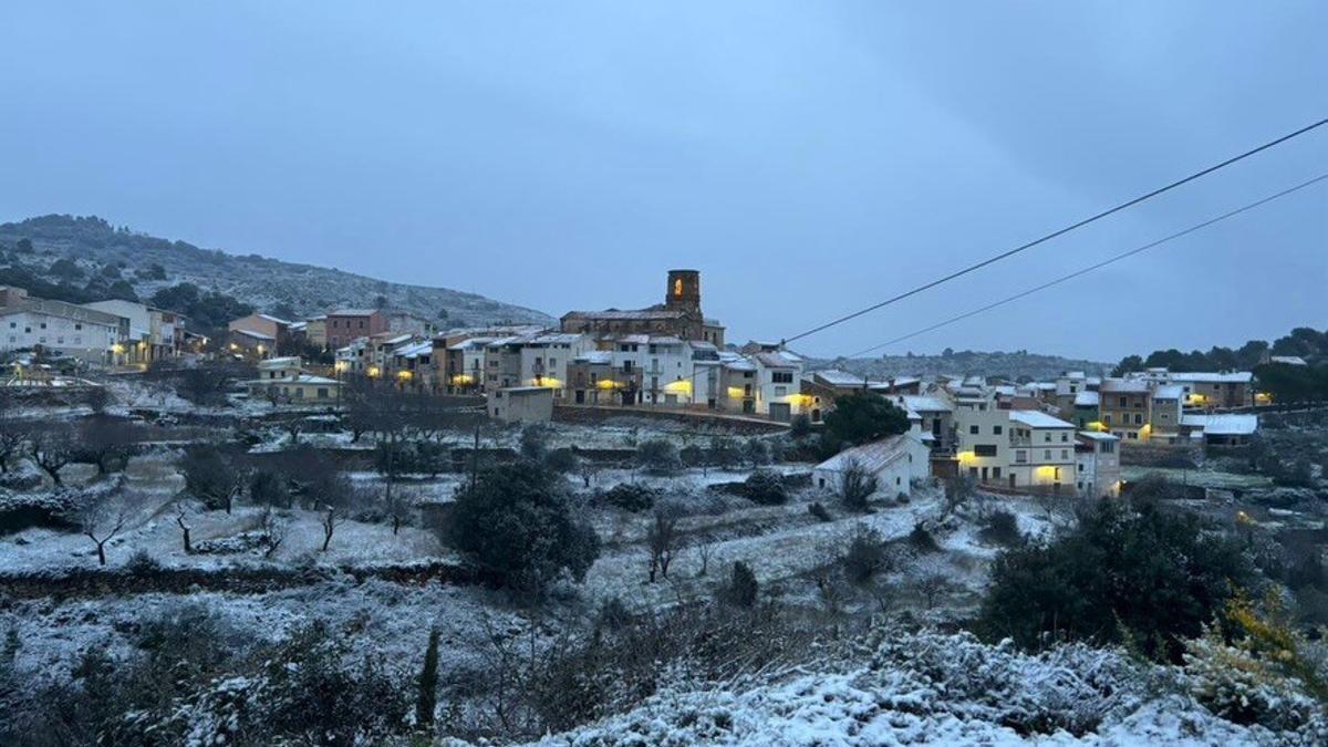 Las primera nevadas han llegado al interior de la provincia de Castellón