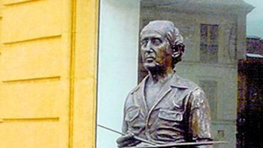 El busto dedicado a Guillermo Simón en Villaviciosa.