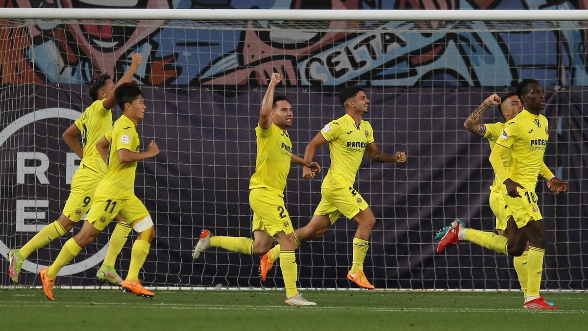 Nicolas Jackson celebra el primer de sus goles.