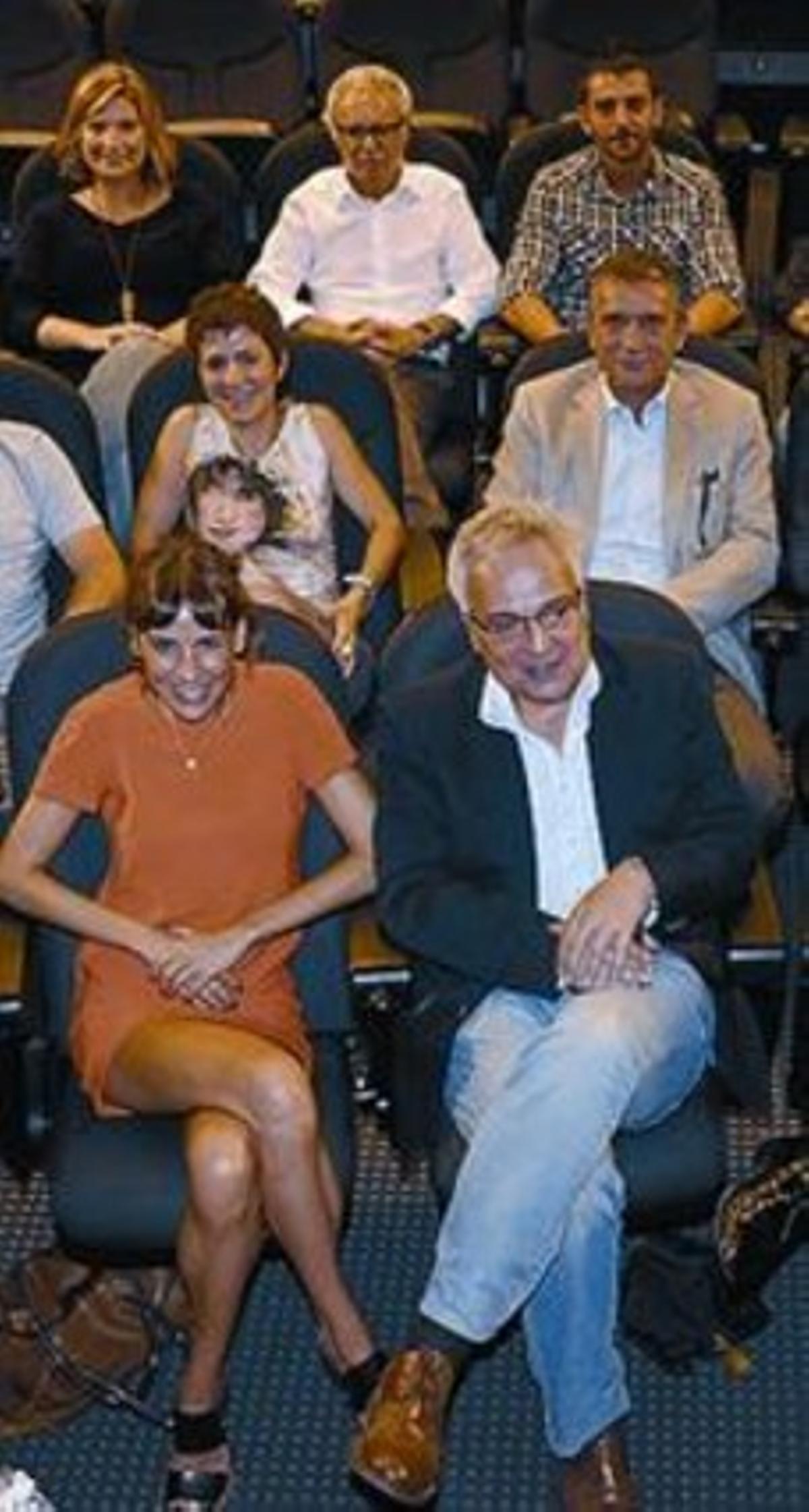 Diversos presentadors d’El 33. Diversos presentadors d’El 33.