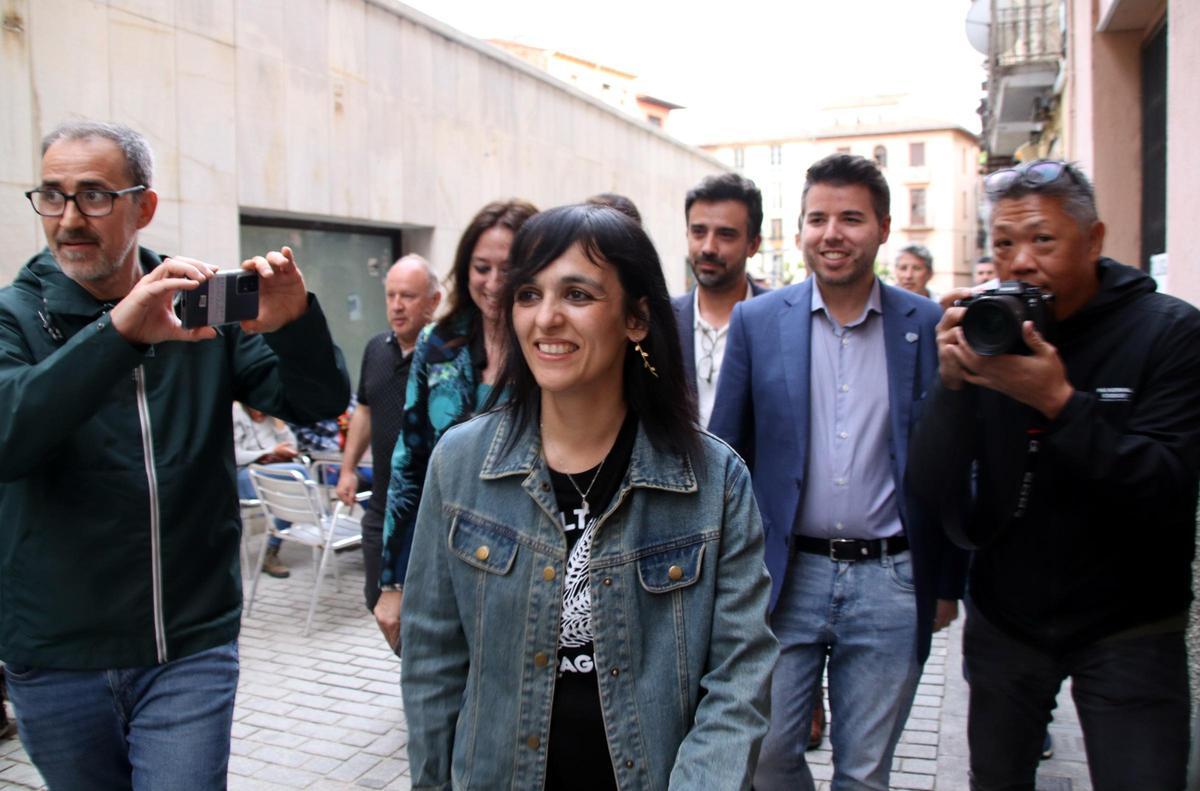 La líder de Aliança Catalana, Sílvia Orriols, llegando a la sede de su partido en Ripoll