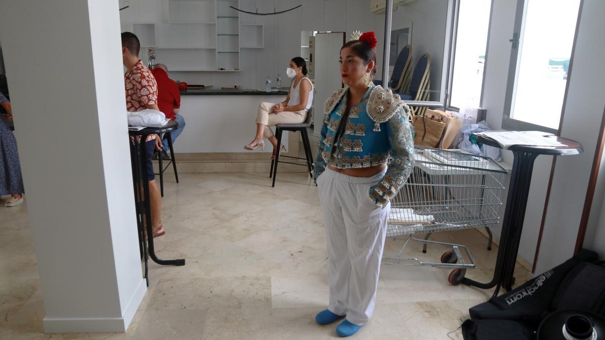 Preparativos de la exposición 'Héroes con volantes' de moda flamenca de Málaga de Moda