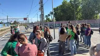 Adif restablece la circulación tras reponer el cable robado entre Almussafes y Silla que ha provocado retrasos