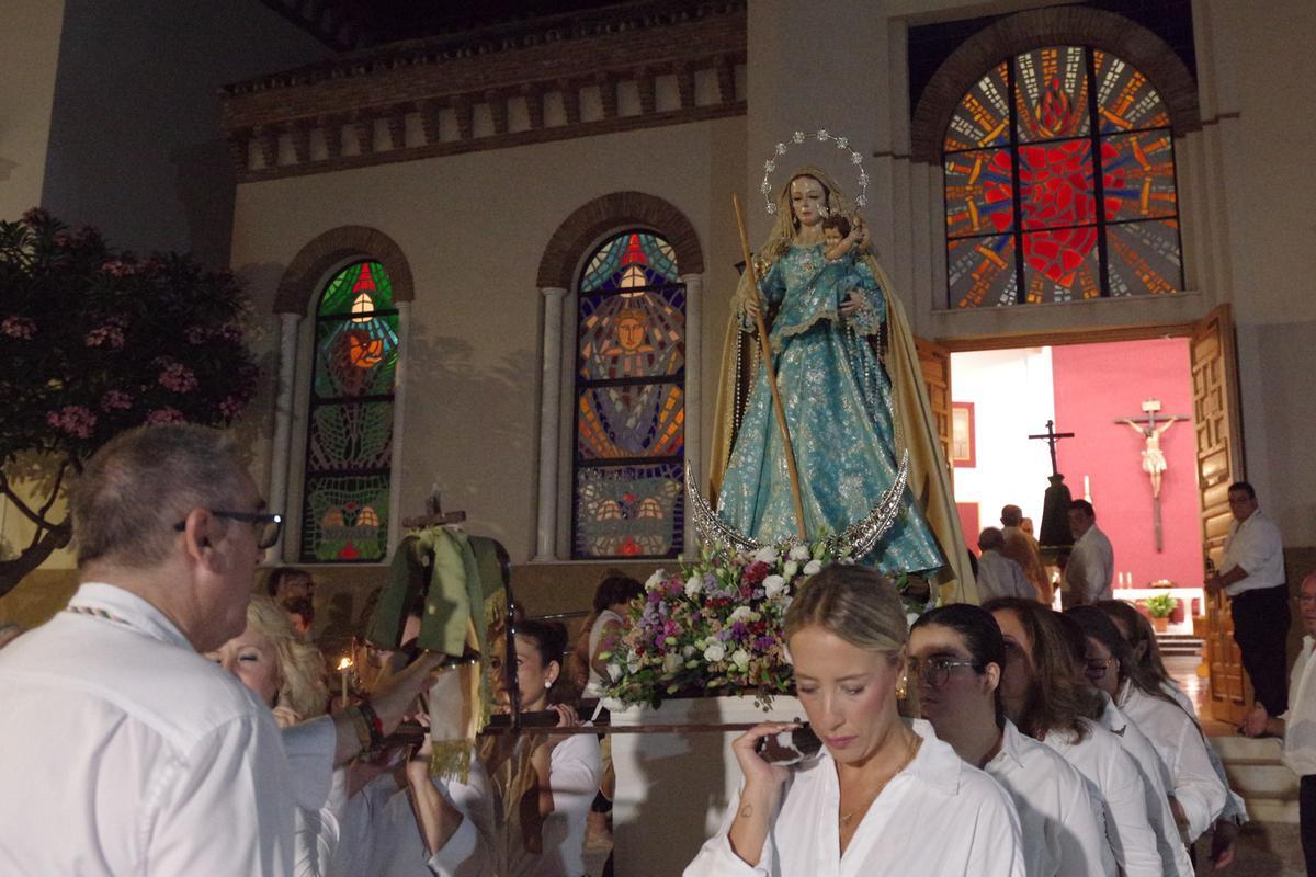 Las mejores imágenes del rosario con antorcha de la Santísima Virgen de las Cañas, en el Puerto de la Torre