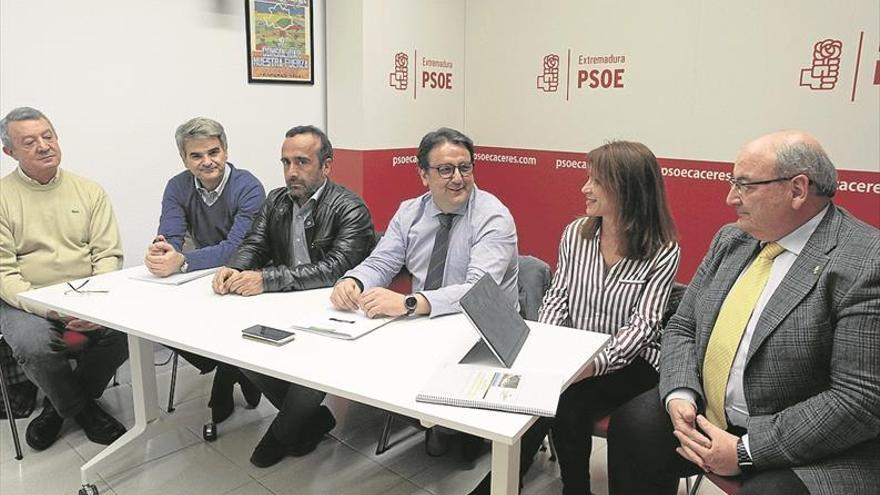 Vergeles fija la apertura de la primera fase del nuevo hospital de Cáceres en noviembre