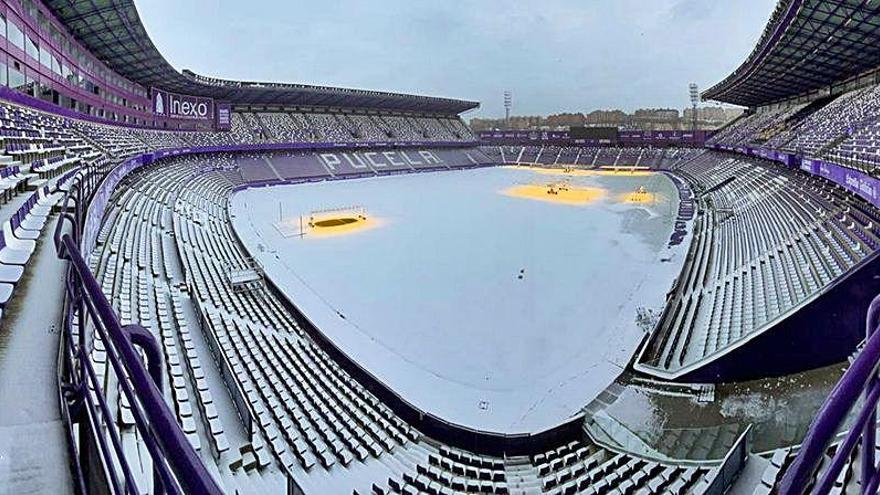 Así está el estadio José Zorrilla después de las fuertes nevadas.