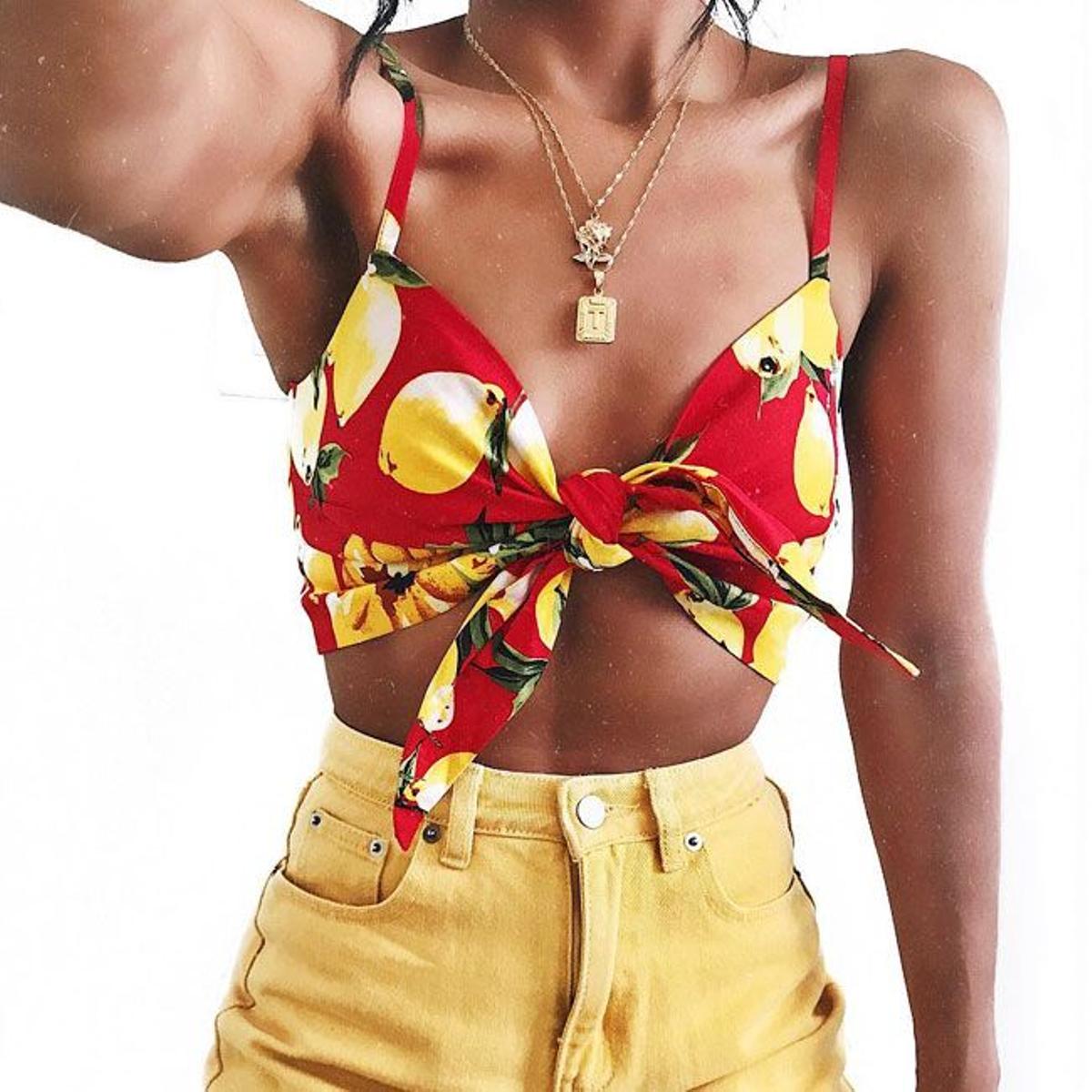 Tie-front crop, el top del verano de 2018: estampado de limones