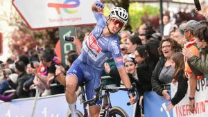 Quinten Hermans gana la tercera etapa de la Itzulia