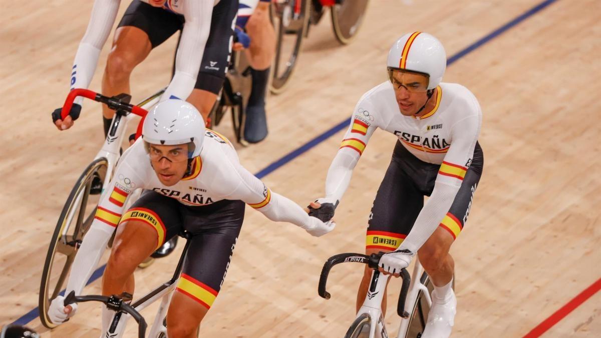 Sebastián Mora y Albert Torres durante la prueba de madison.