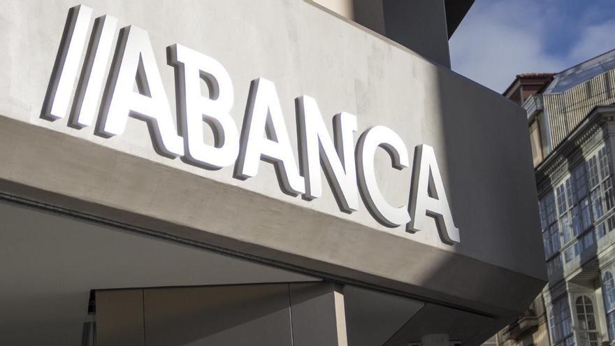 El Gobierno regional y Abanca promueven bonos descuento para el pequeño comercio
