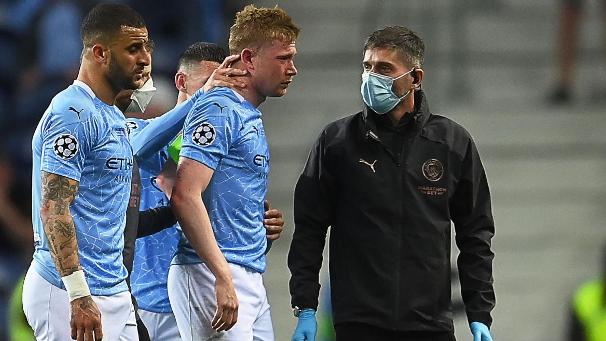 De Bruyne se retira con un ojo morado