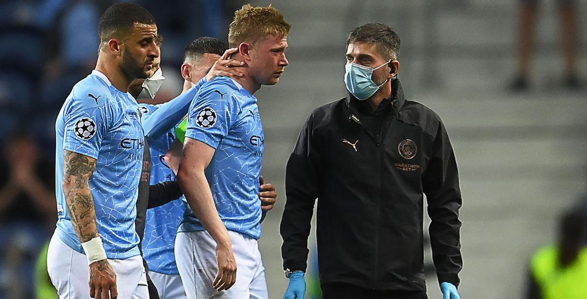 De Bruyne se retira con un ojo morado