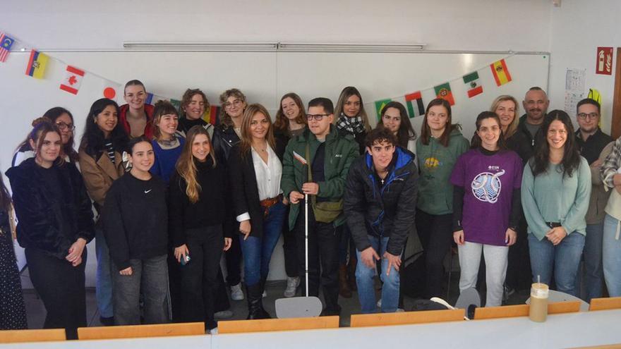 El campus de Pontevedra da la bienvenida a 37 alumnos extranjeros | FDV