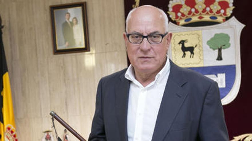Pedro Amador toma posesion como nuevo alcalde del municipio de La Oliva.