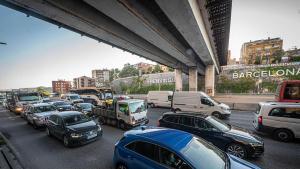 Barcelona, 15/04/2026 Barcelona. Acceso por la Meridiana (hora punta 8 de la mañana) Gran volumen de tráfico en hora punta en la entrada a Barcelona por la avenida Meridiana, en el tramo entre Fabra i Puig y el Pont de Sarajevo. Contexto de alta congestión. AUTOR: MANU MITRU