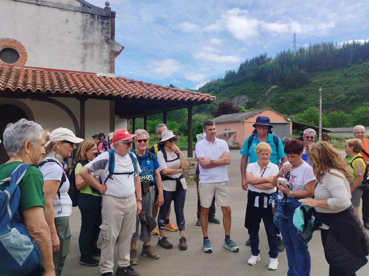 Así fue la visita a Láneo (Salas) de la Federación Nacional de Asociaciones Culturales y Recreativas de Empleados de Cajas de Ahorros