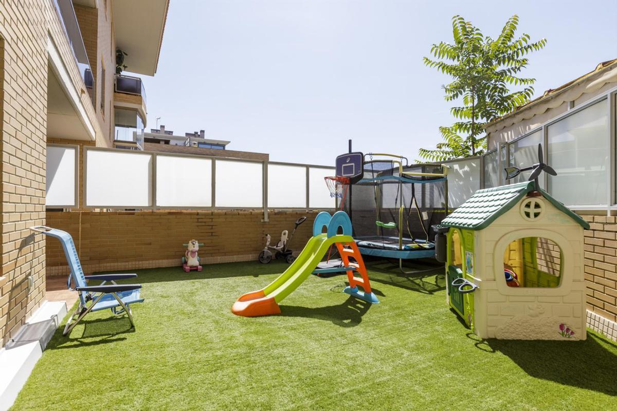 Terraza del piso a la venta en Miralbueno