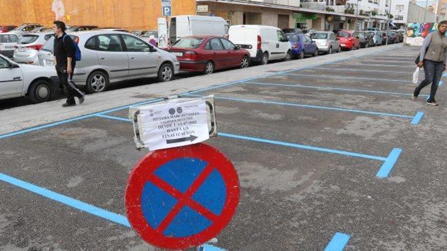 Pintura de la zona azul, el año pasado en la zona de los juzgados, que es donde se ampliará.