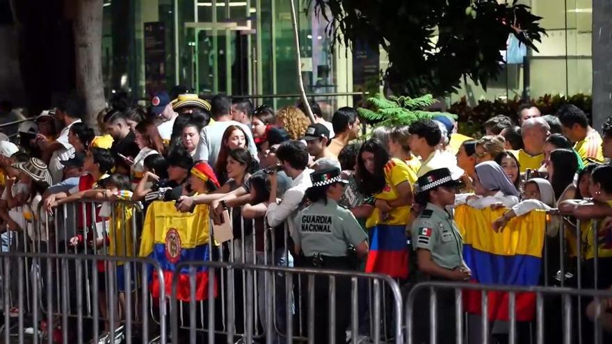 La selección de Colombia llega a Guadalajara en ambiente festivo promovido por su afición