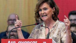 GRAF7794. CALVIA (MALLORCA) , 27/10/2019.- La vicepresidenta del Gobierno en funciones, Carmen Calvo, interviene en un mitin de precampaña del PSIB en Calvià. EFE/CATI CLADERA