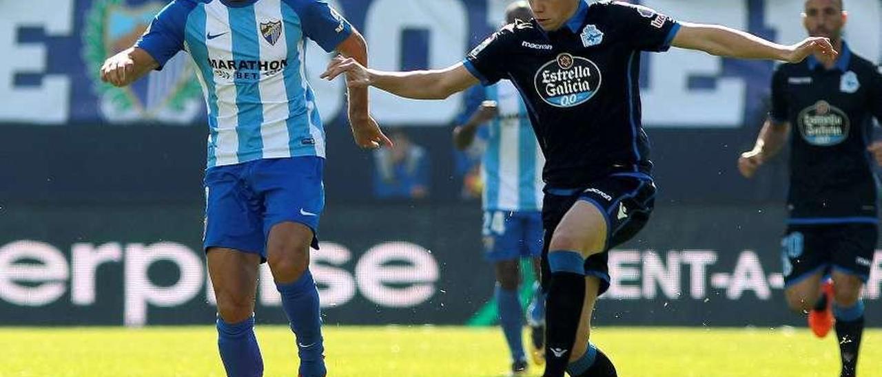 Adrián González, con Fede Valverde, en el Deportivo, la temporada pasada.