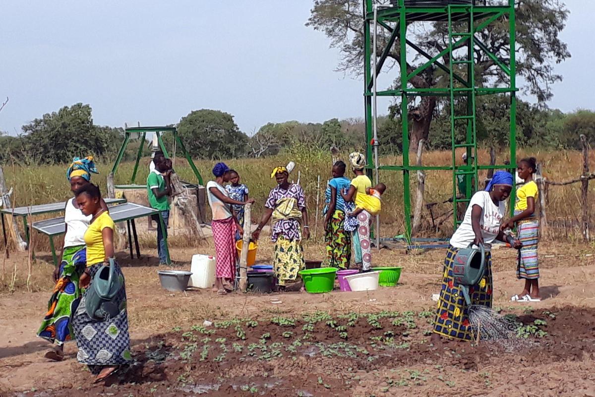 Un dels més de vint pous d'aigua que l'associació Bantandicori ha obert als poblats de la comunitat rural de Kàndia al Senegal.