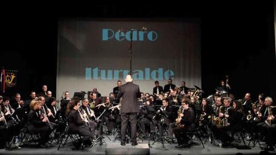 El saxo de Pedro Iturralde envuelve el Principal