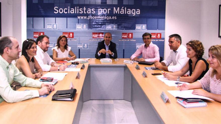 Reunión de Conejo con los diputados provinciales del PSOE.