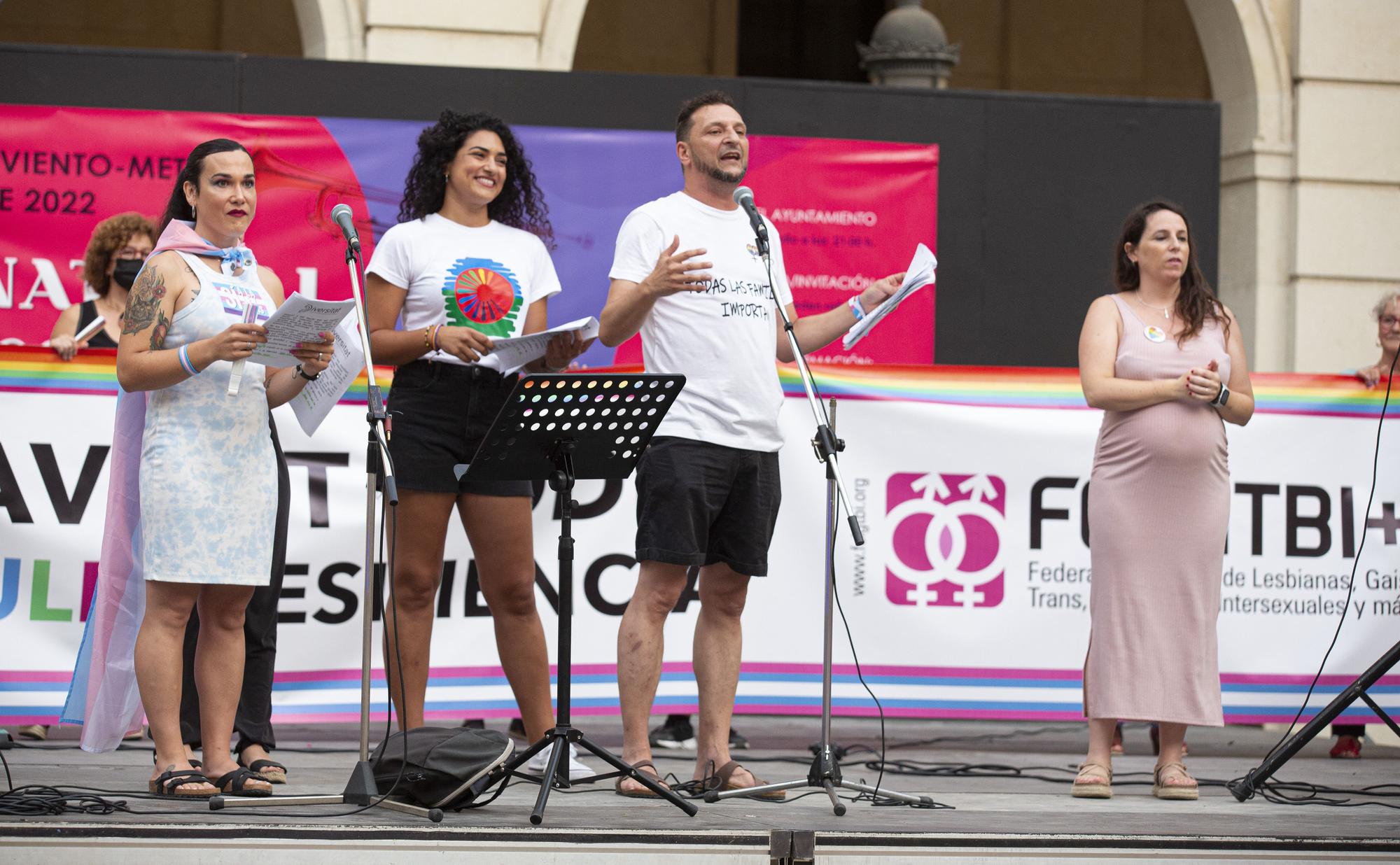 Alicante celebra la primera manifestación del Orgullo 2022