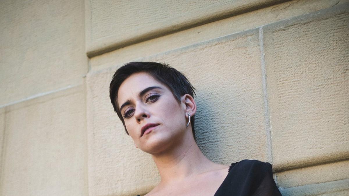 María León posando