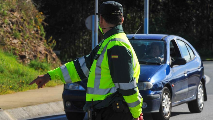 Interceptan de madrugada a un septuagenario que circulaba en sentido contrario por la A-52