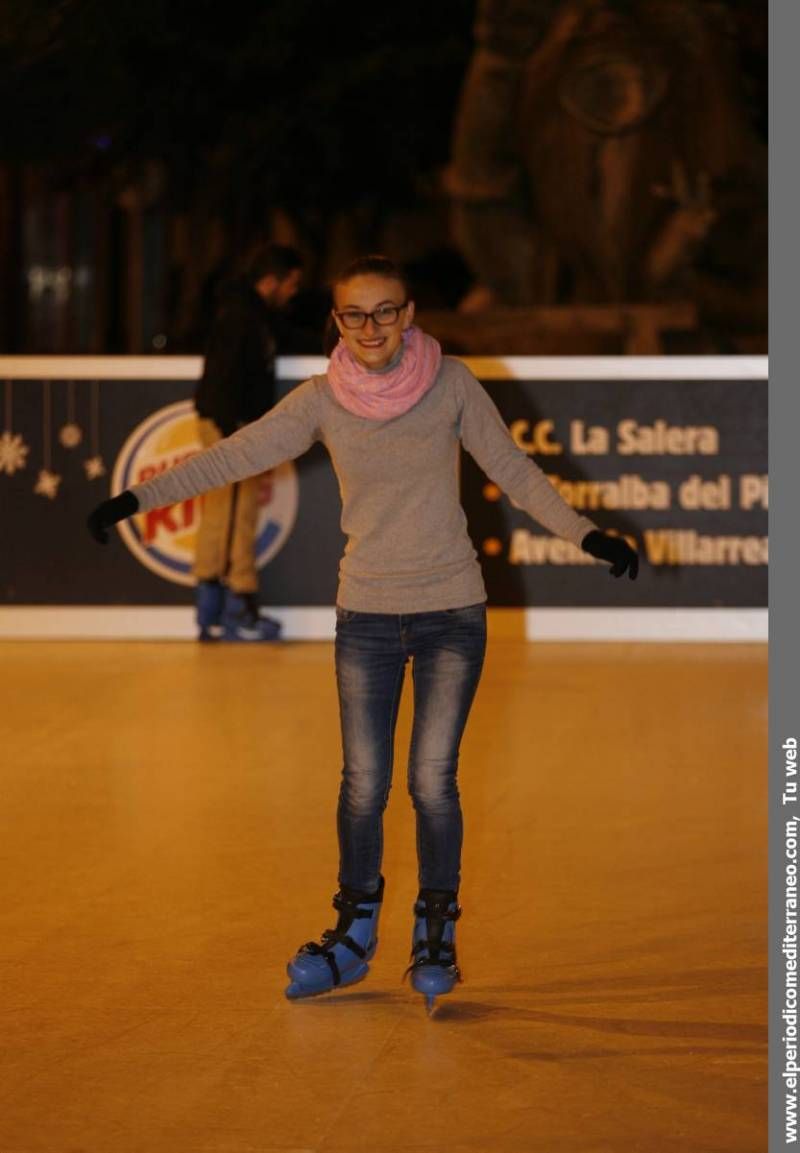 Galería de fotos --  Castellón sobre hielo en Navidad