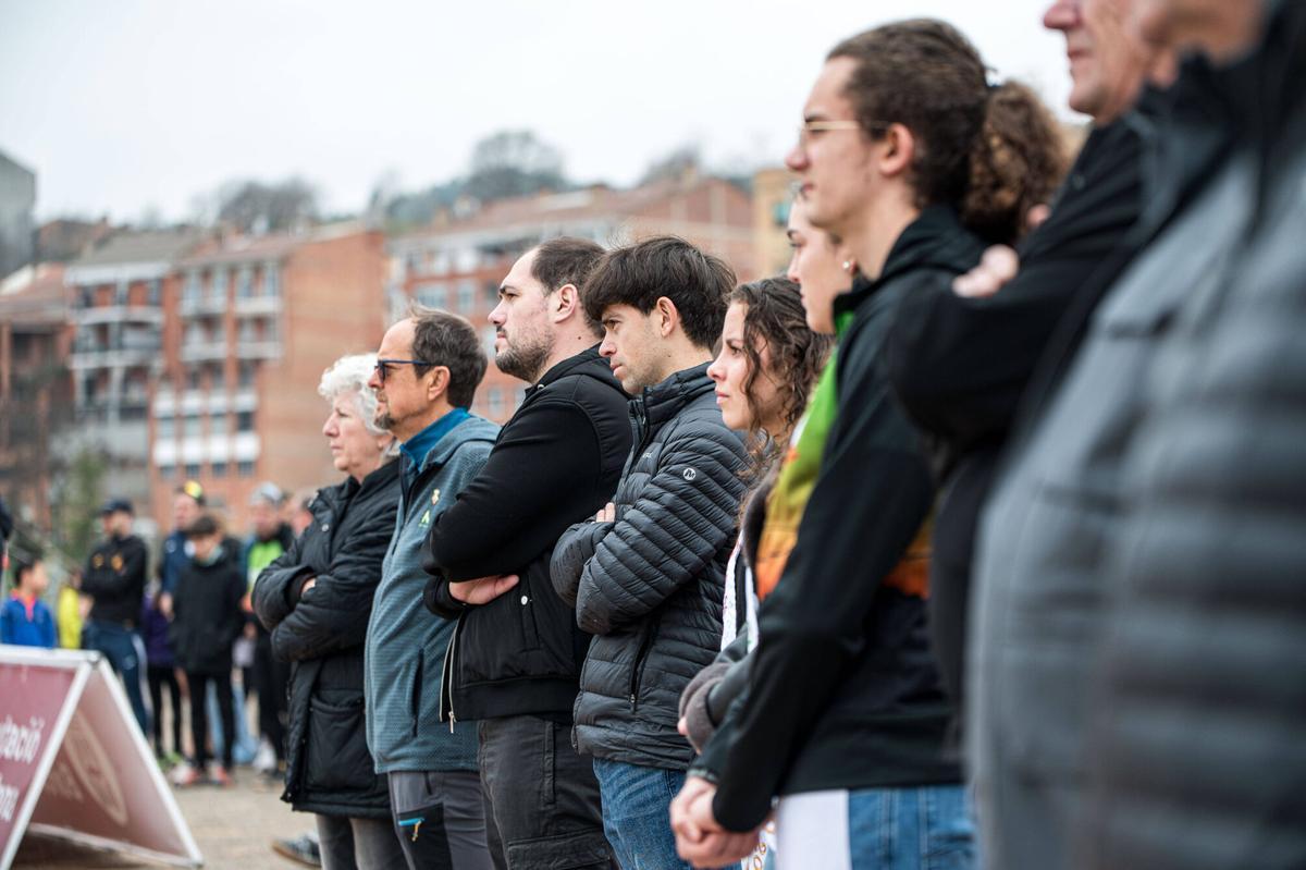 Imatges de la inauguració de la nova pista d'atletisme de Puig-reig