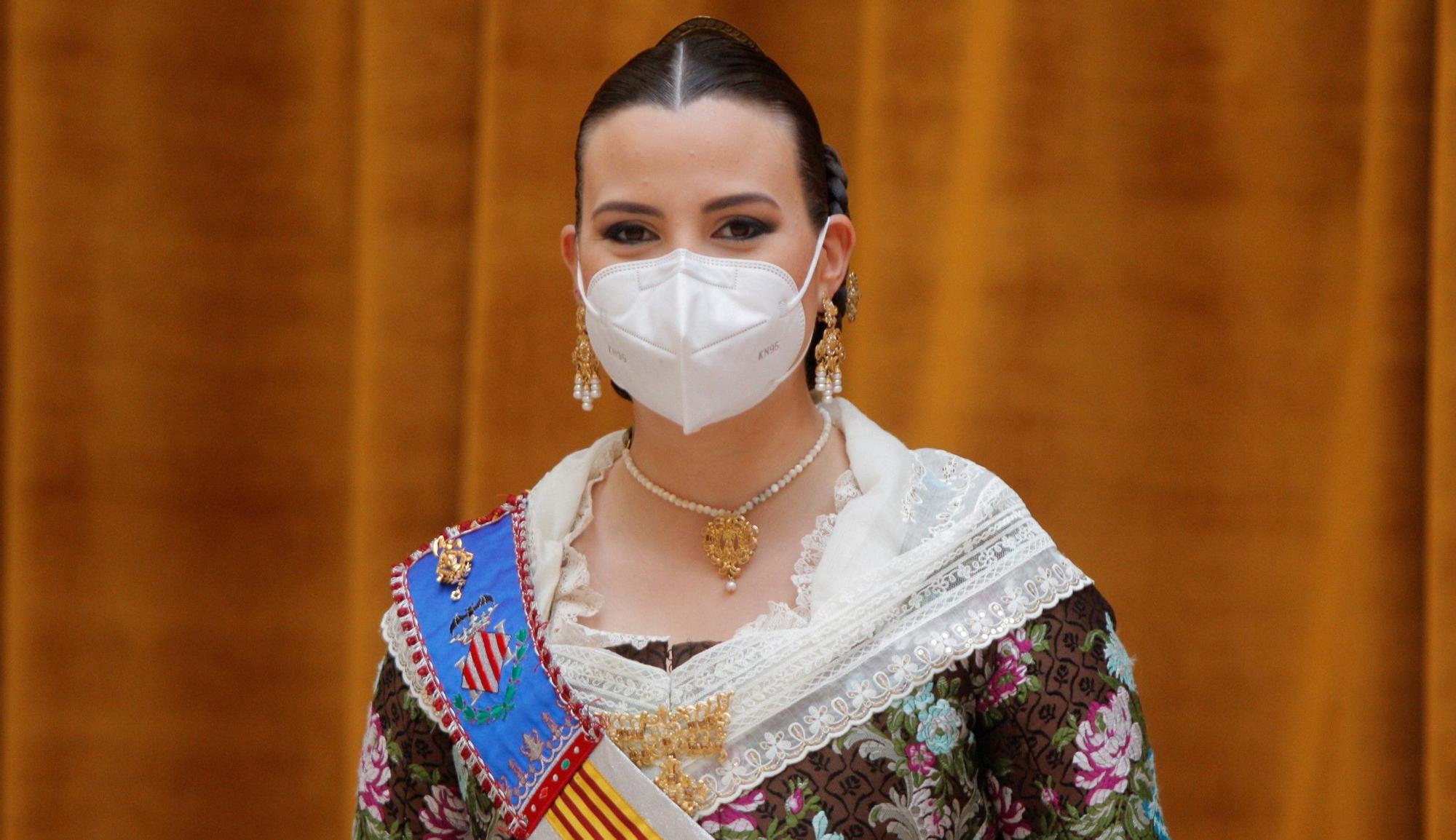 Sábado de Fallas en abril para Consuelo Llobell y la corte