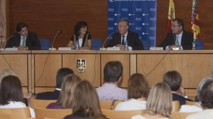 Un momento de la presentación del convenio de mediación penal con menores.