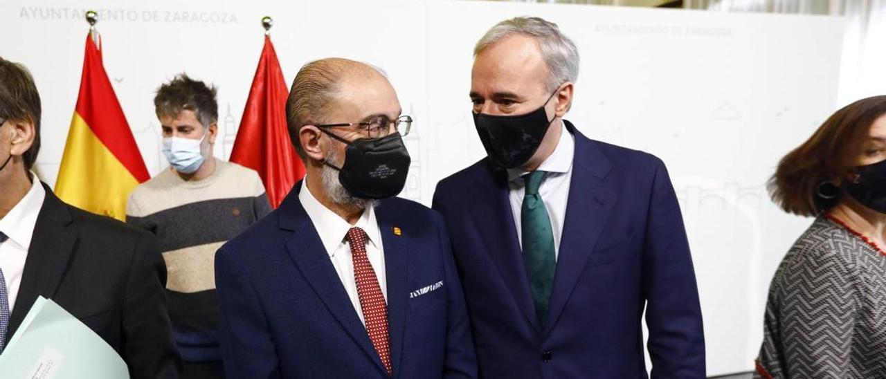 Javier Lambán y Jorge Azcón durante la última bilateral celebrada en el Ayuntamiento de Zaragoza.