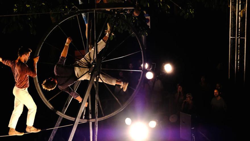 La Fira del Circ de la Bisbal aixeca el teló amb l&#039;oda a la vida de Cirque Rouages