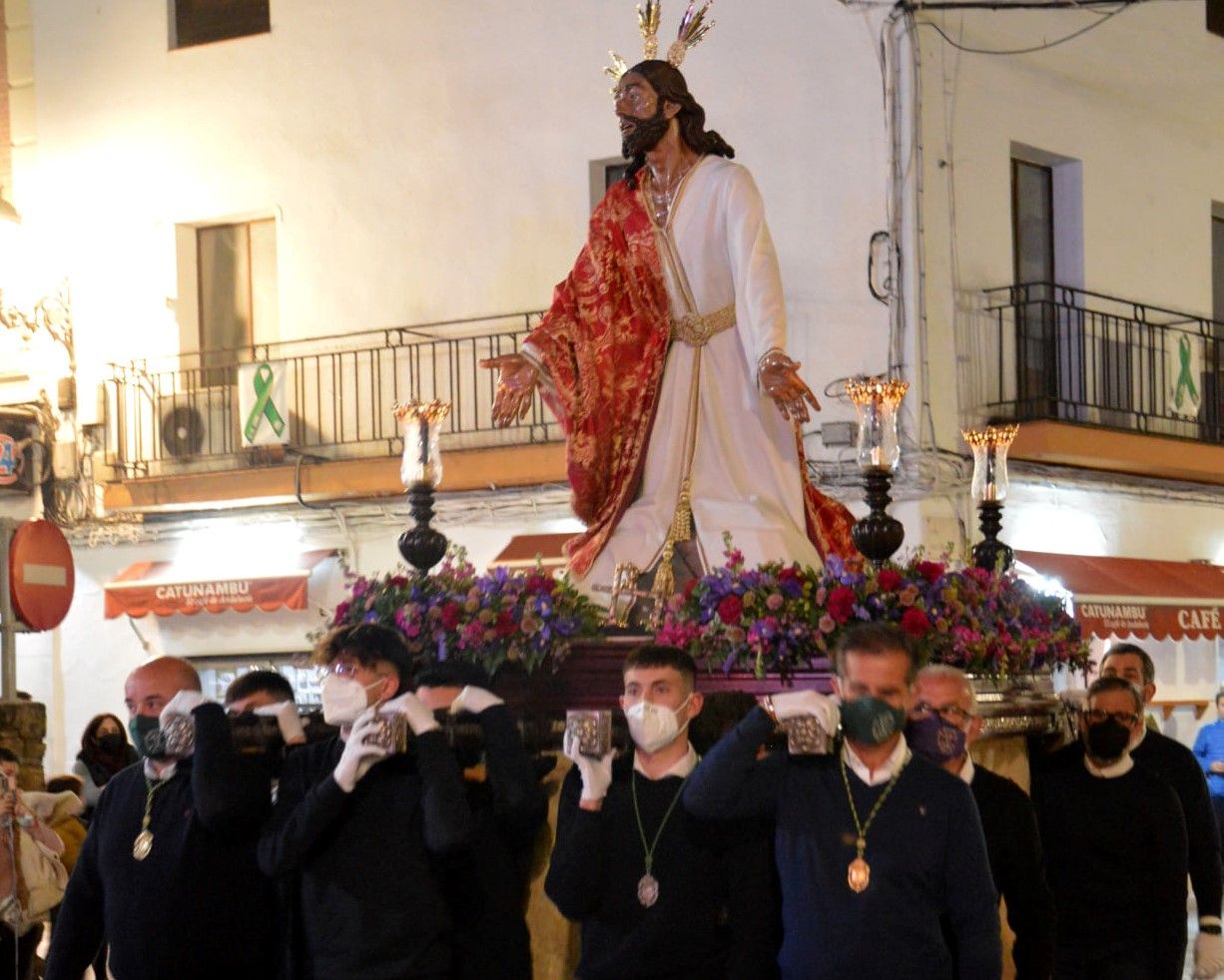 La imagen de Jesús Orando en el Huerto ha sido este año la protagonista del via crucis organizado por la Agrupación de Cofradías.