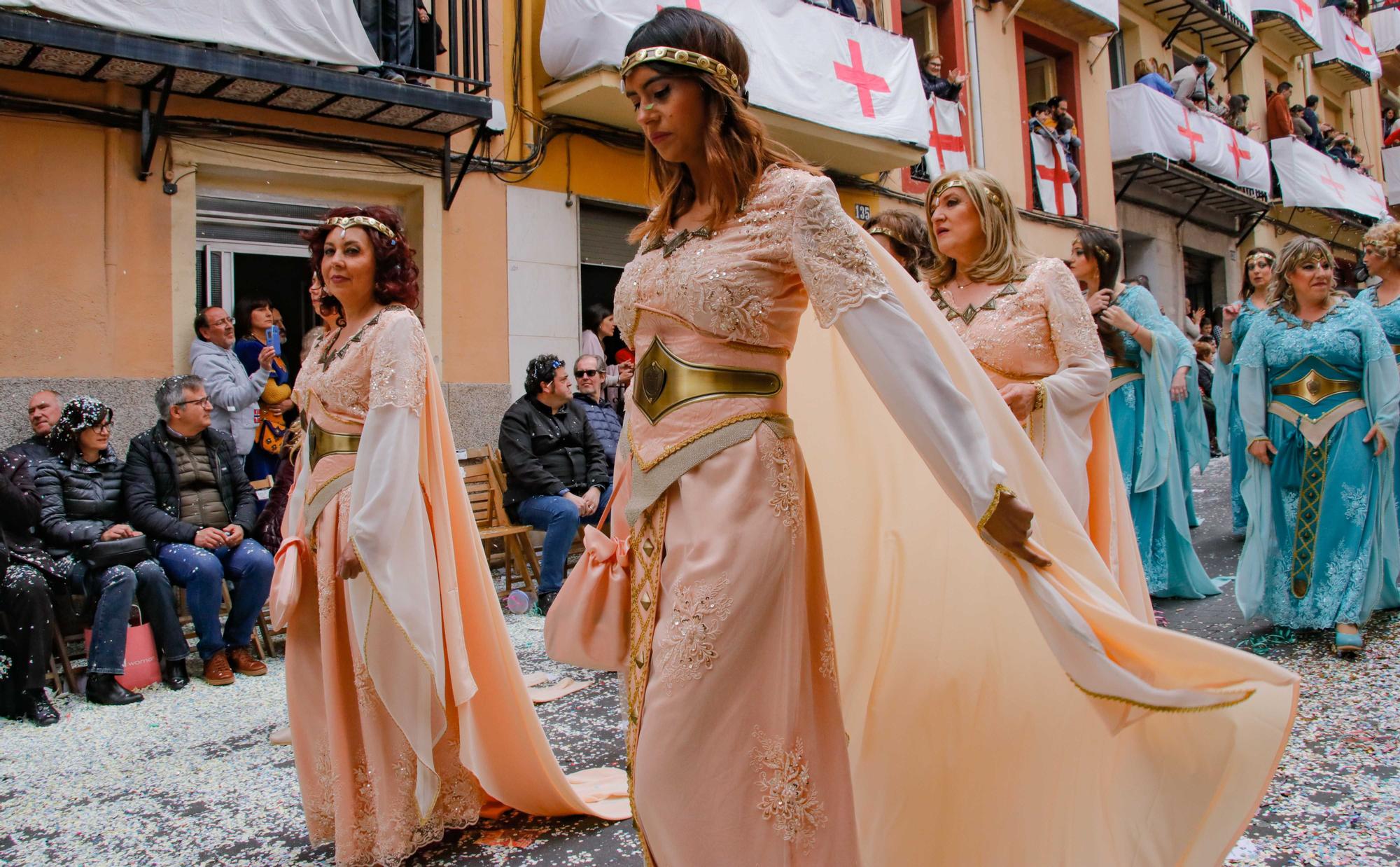 Espectaculares boatos y carrozas en las Fiestas de Alcoy