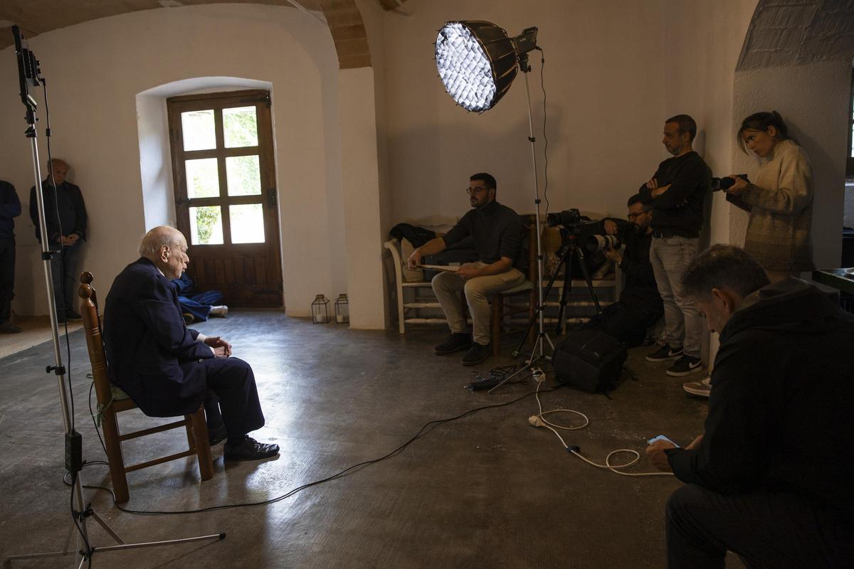 Rodatge de l'entrevista amb l'expresident Jordi Pujol.