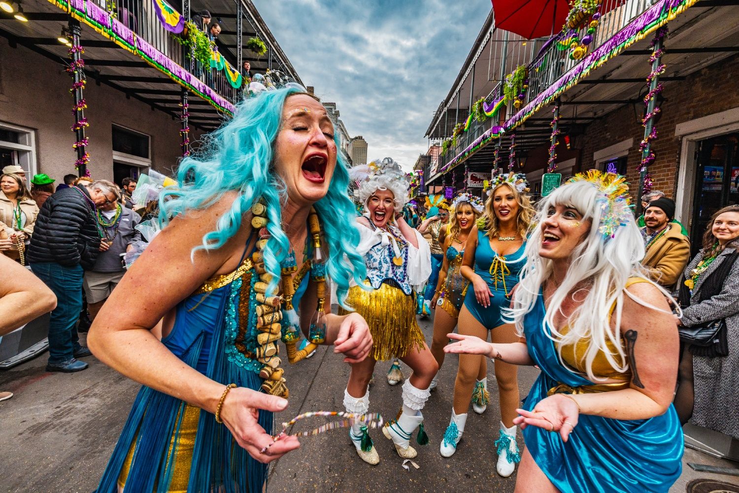 Celebrando el Mardi Grass en el Barrio Francés.